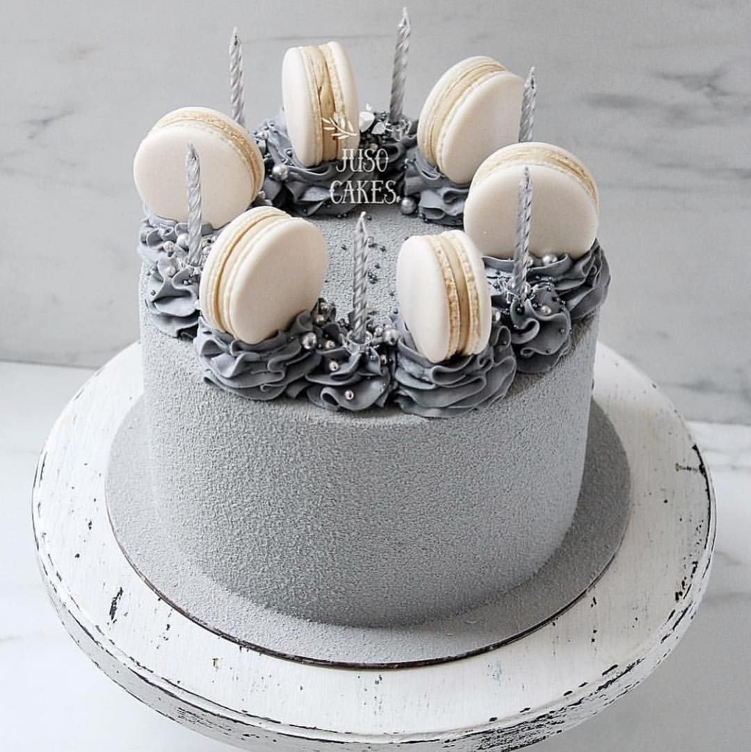 Стильное украшение торта