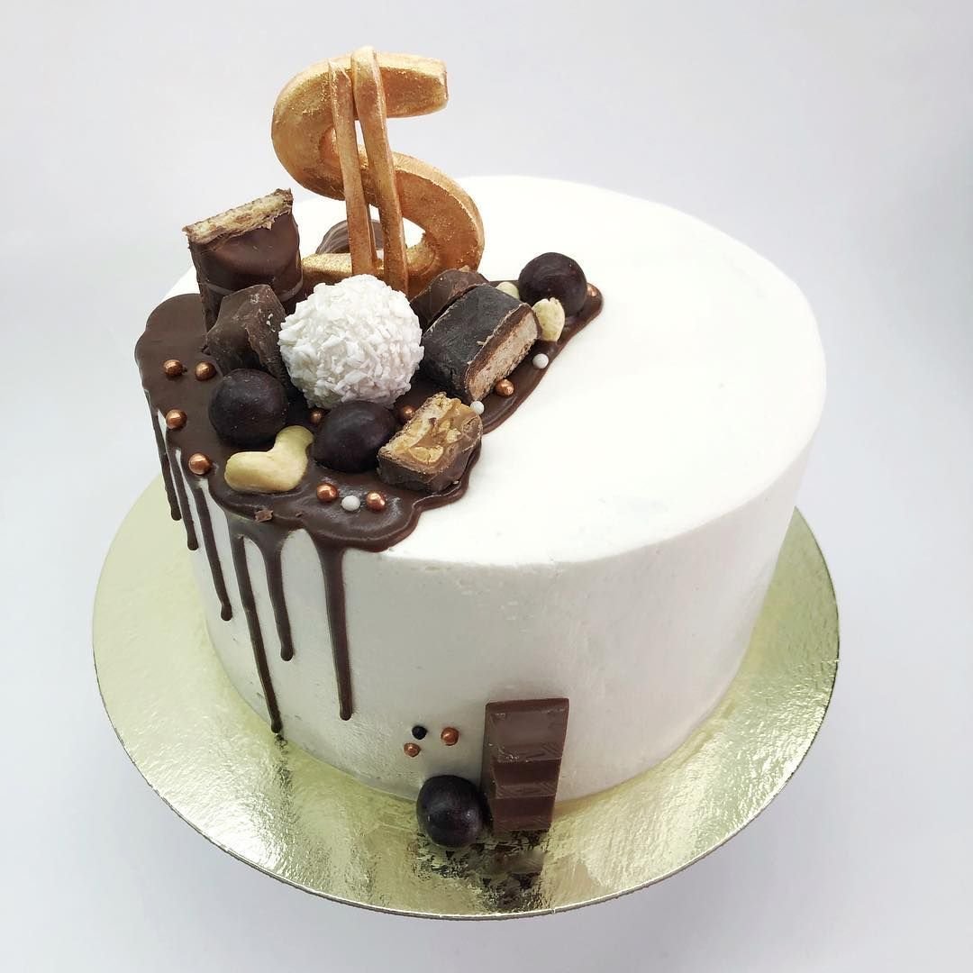 Минималистичный декор торта для мужчины