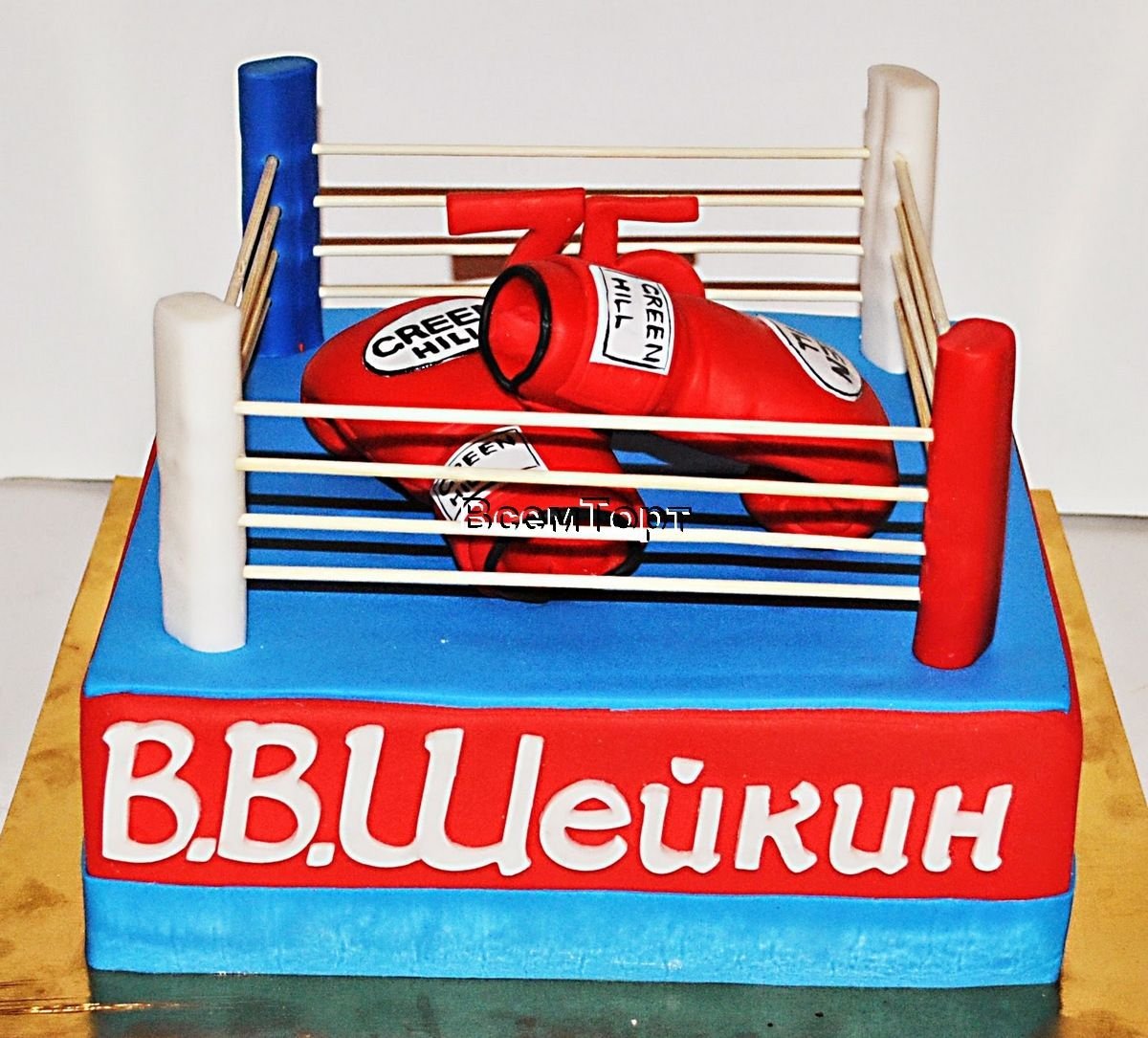 Торт с «мотоциклом»