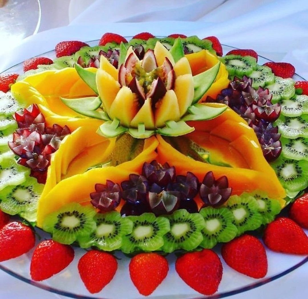 Ананас на праздничном столе