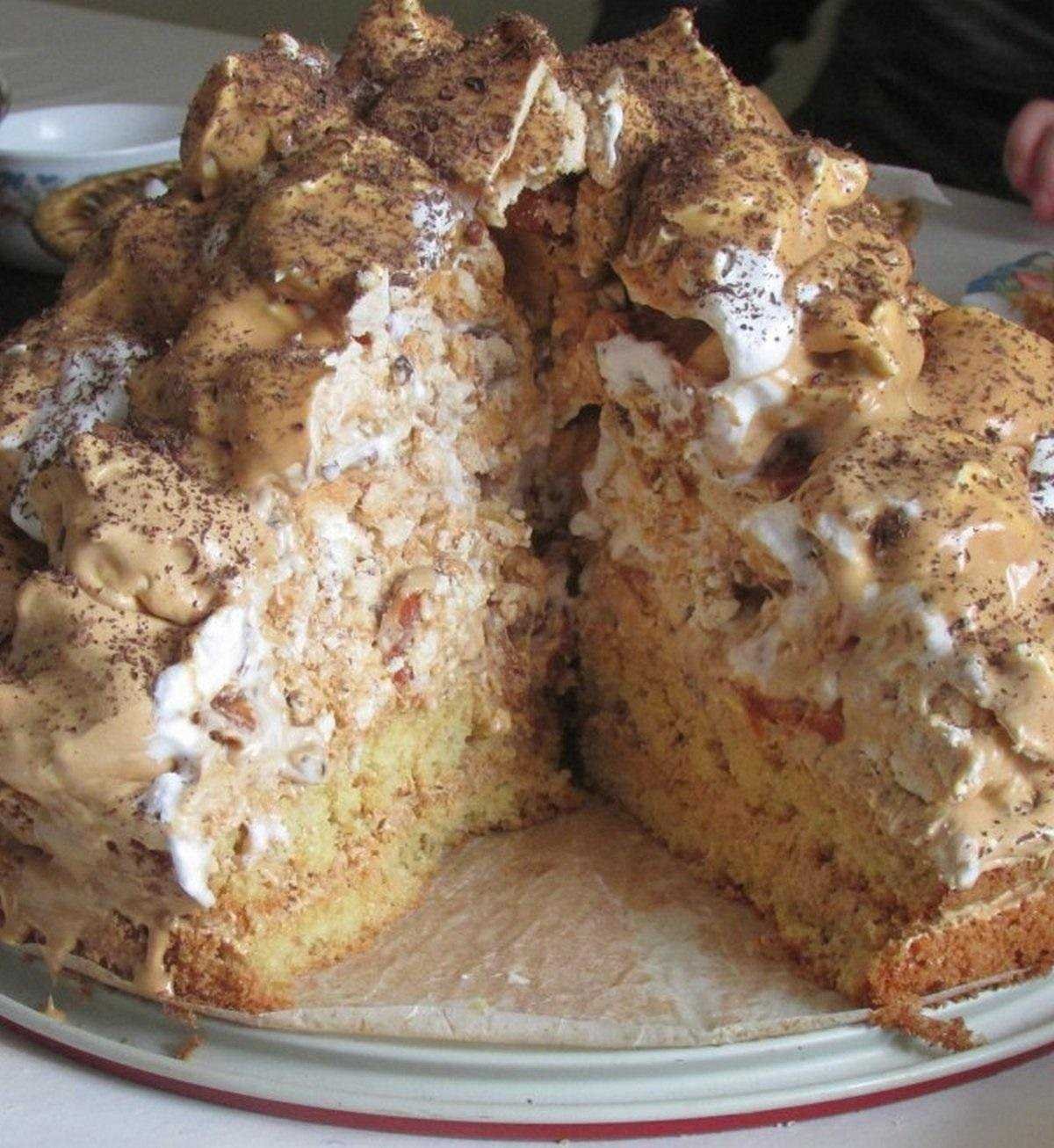 Торт Графские развалины с безе