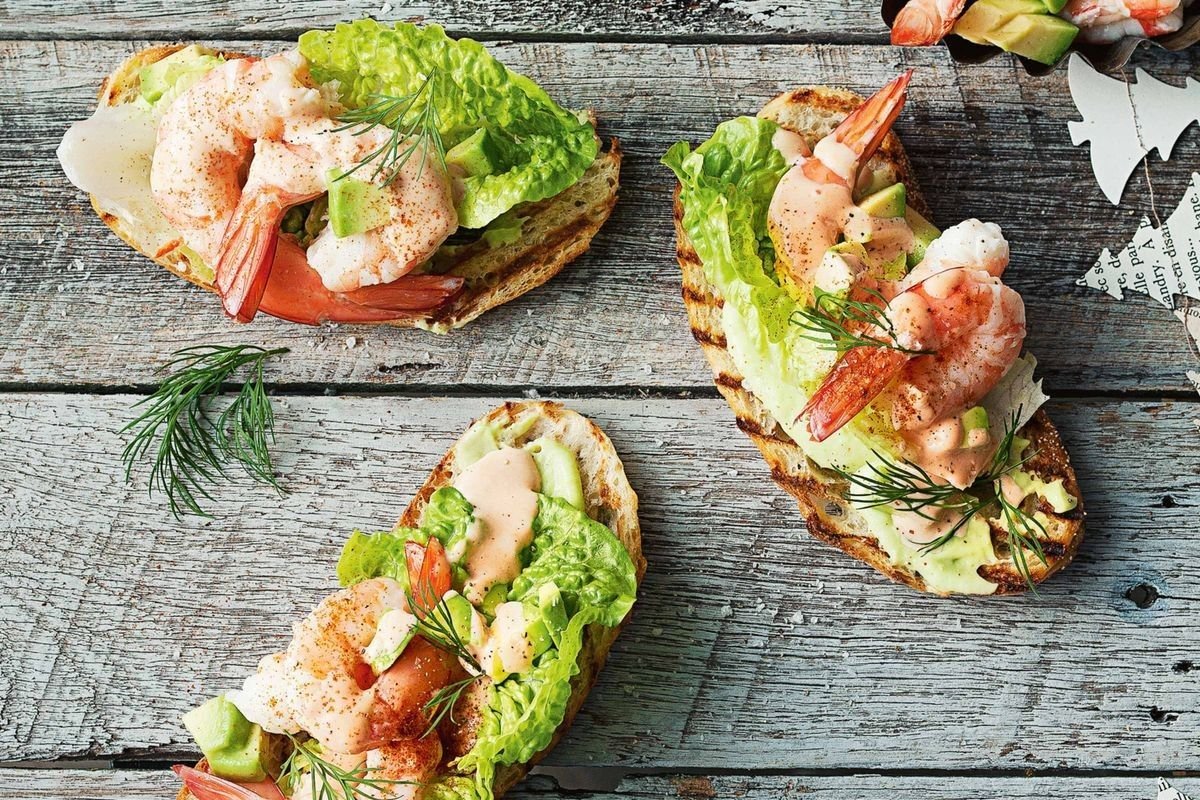 Брускетта с крабовым мясом