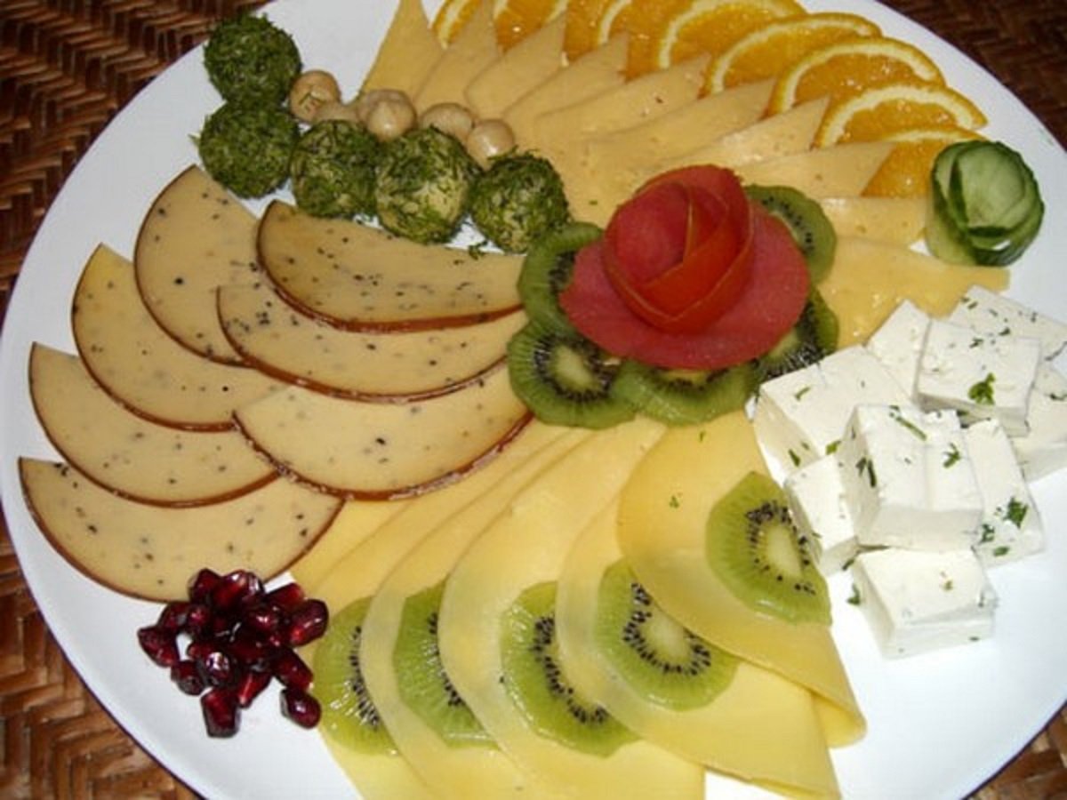 Красиво нарезать сыр