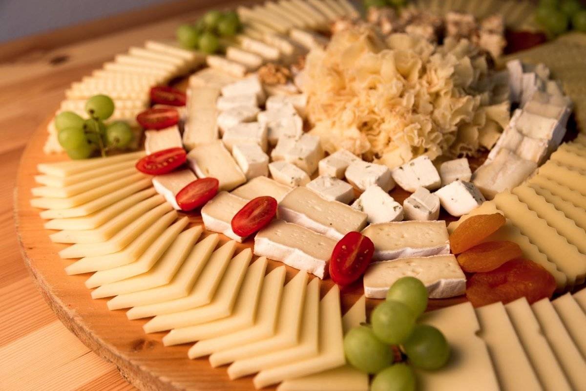 Сырная нарезка красиво