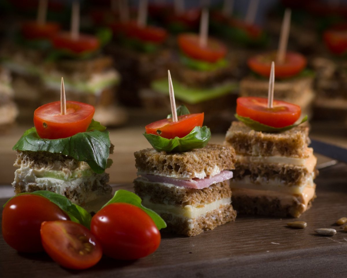 Фингер фуд в тарталетках