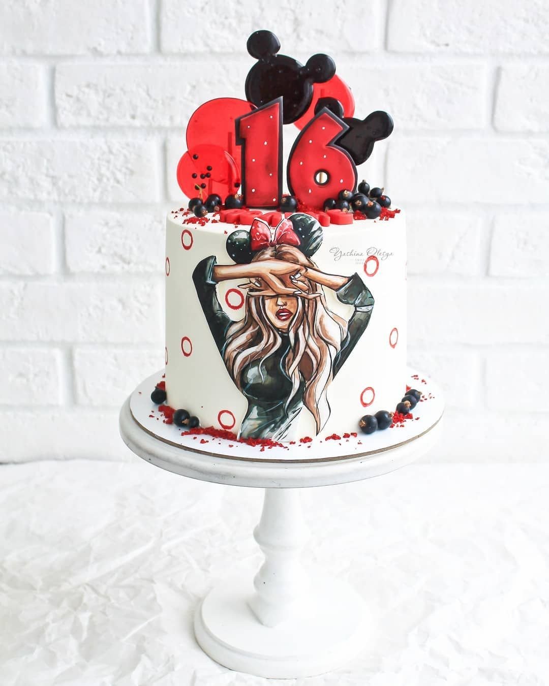 Торт с матрешками в русском стиле