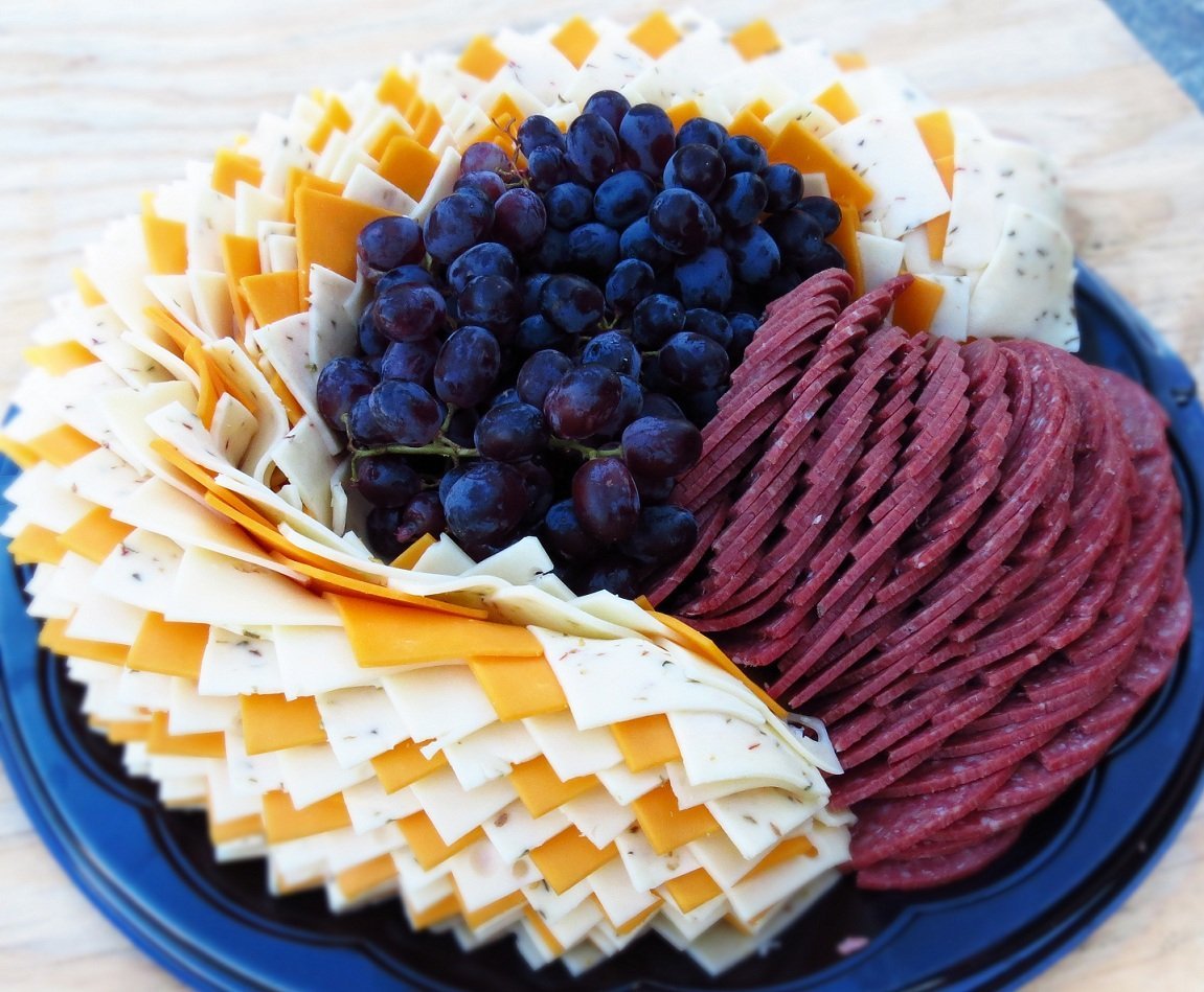 Сервировка нарезки