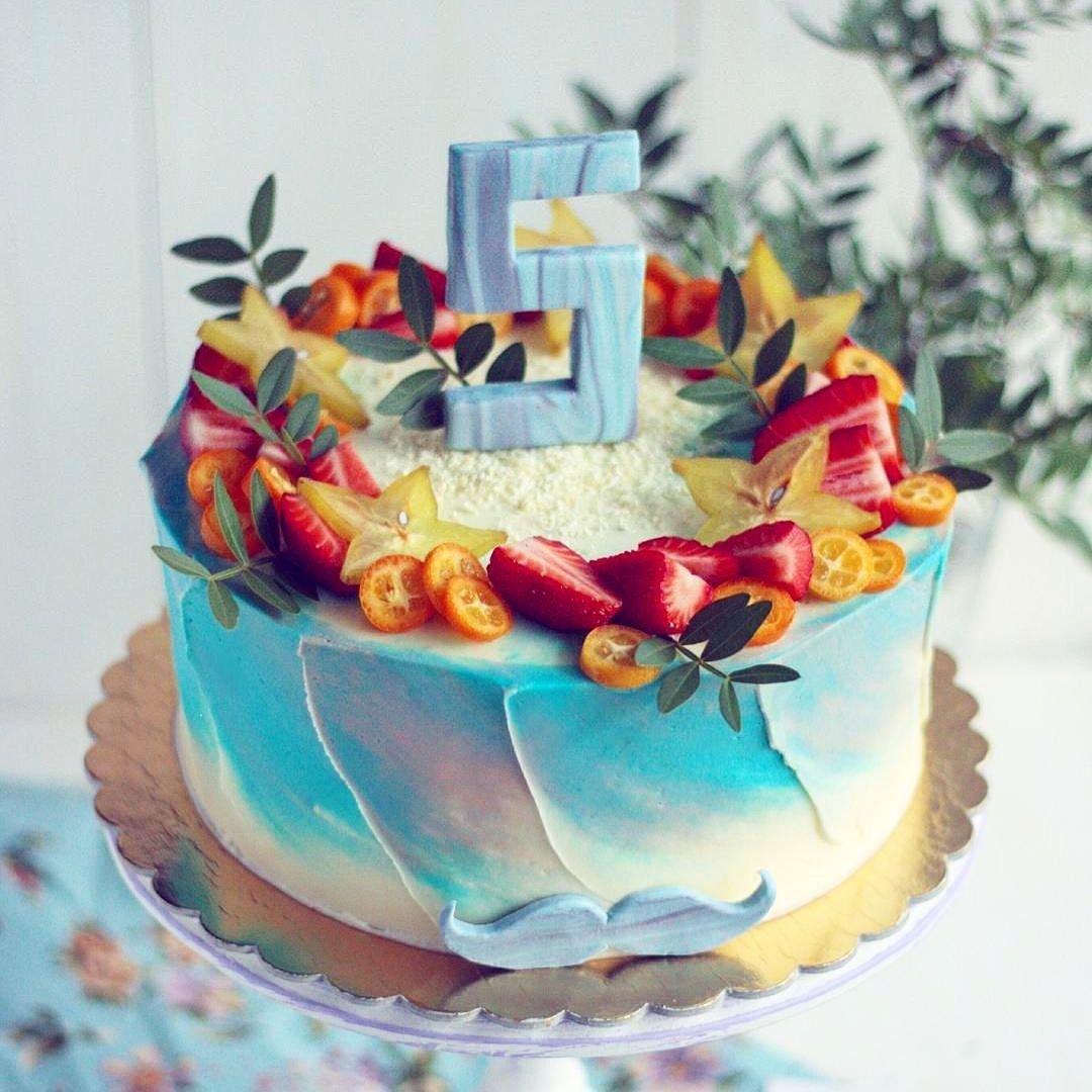 Торт космос белый