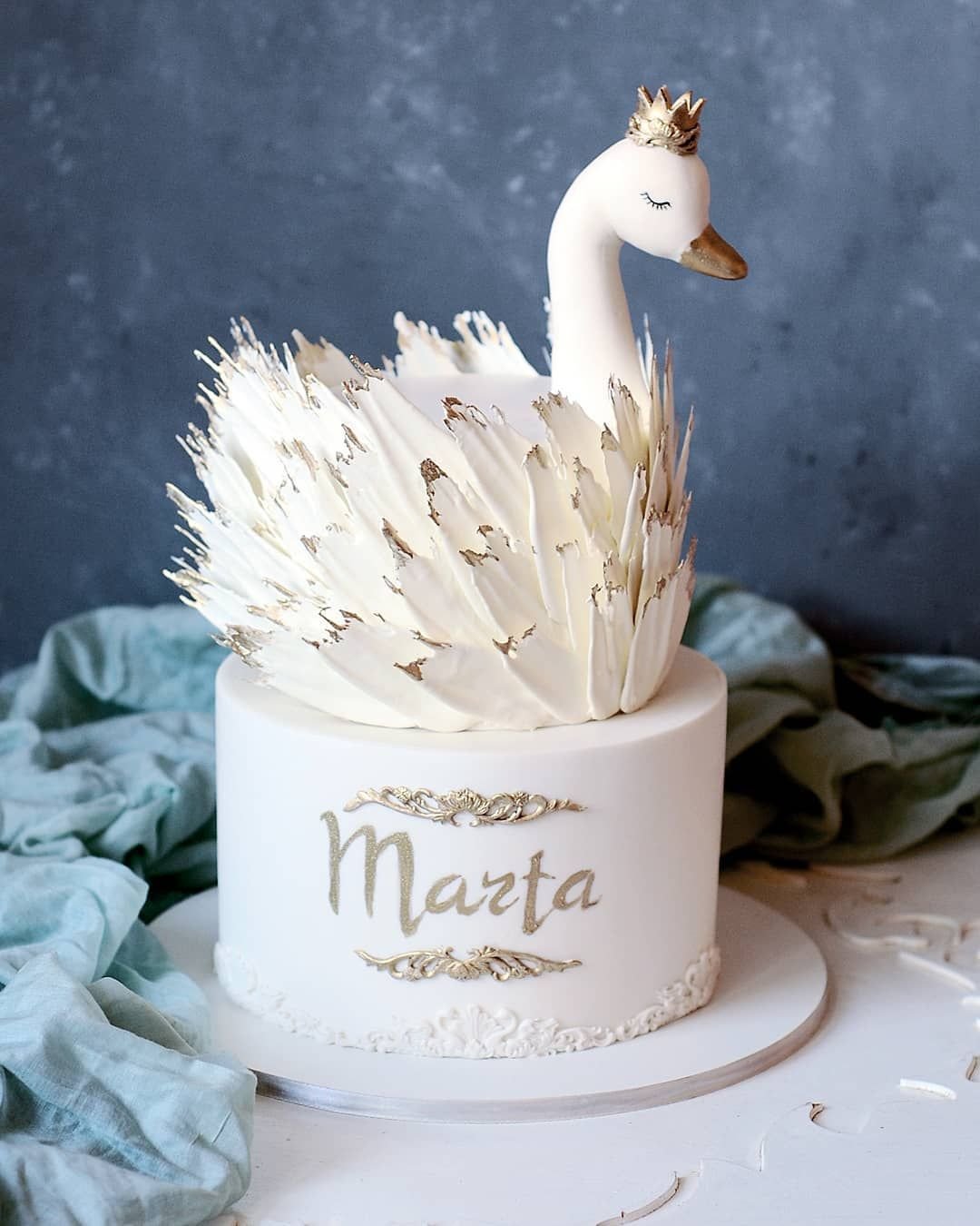 Тортик с лебедями