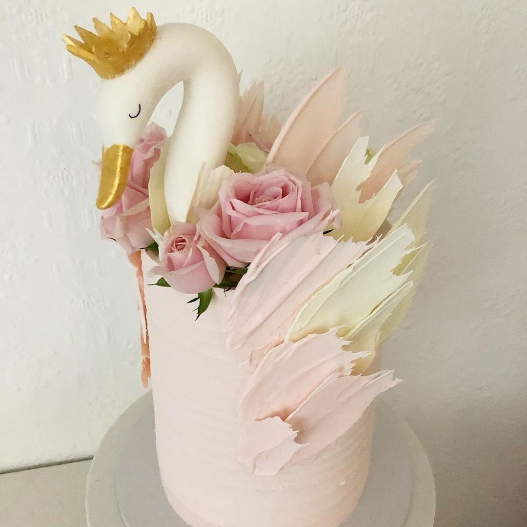 Лебеди из мастики