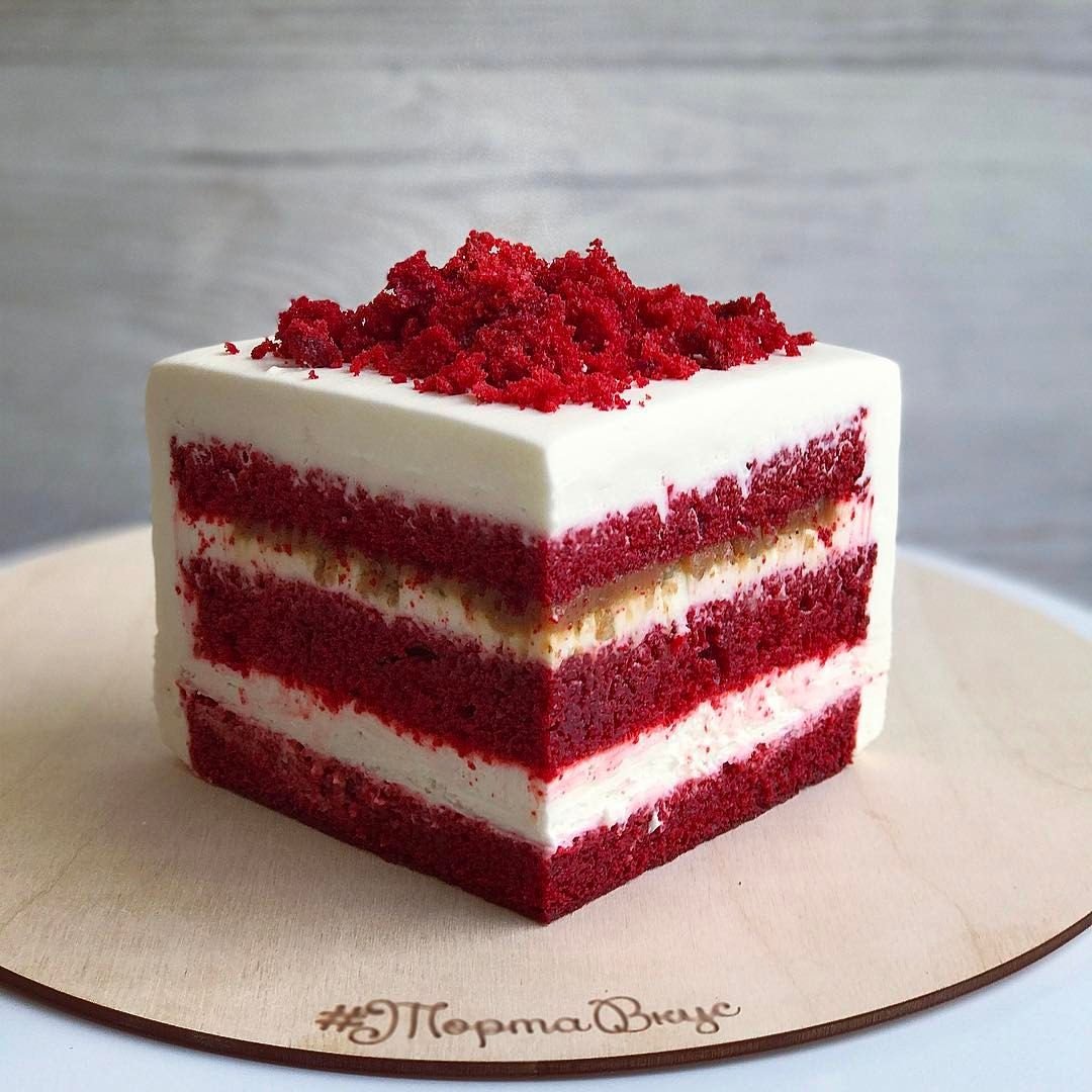 Венский брусничный бисквит