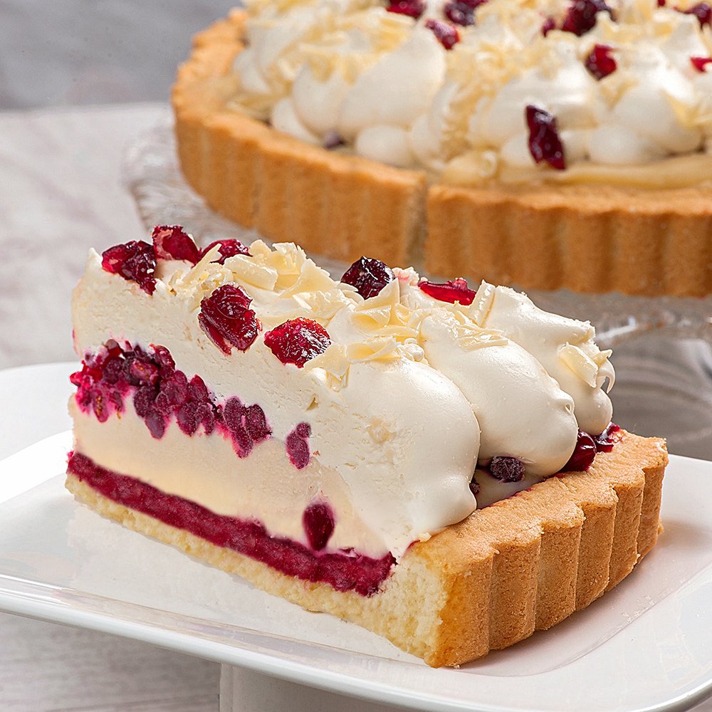 Торт с брусникой и белым шоколадом