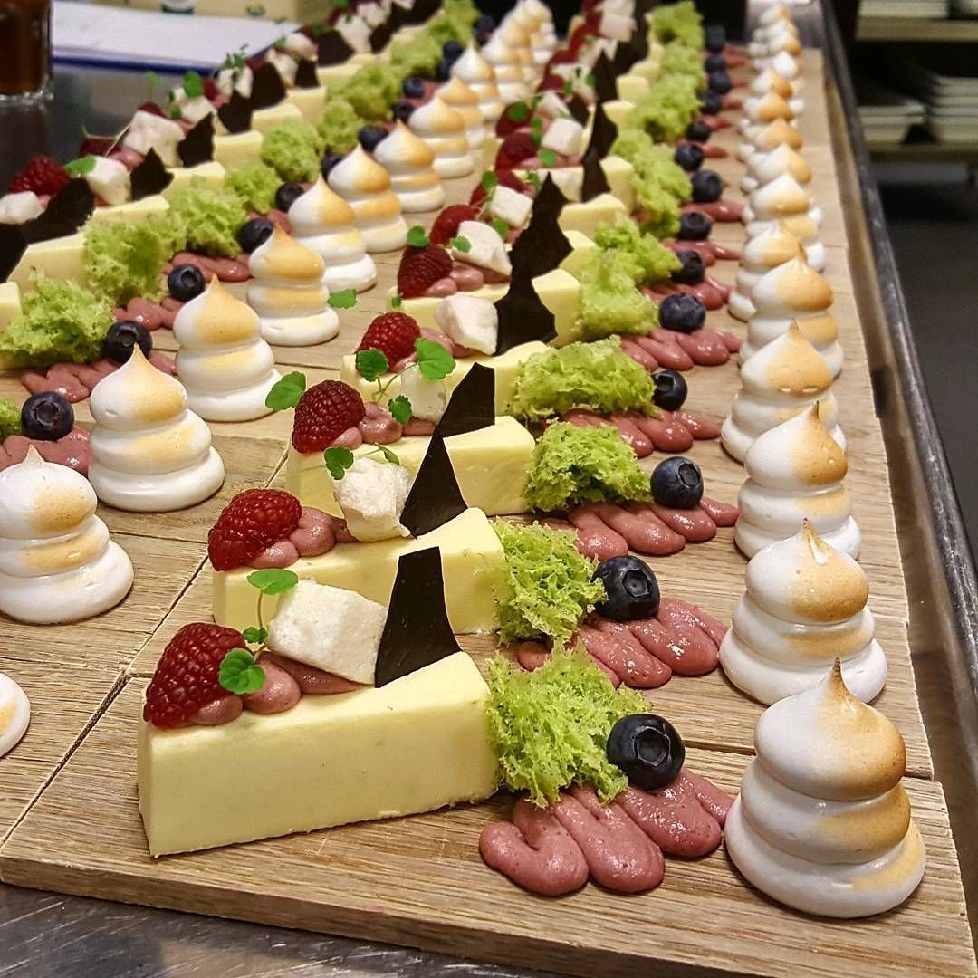 Шведский стол Десерты