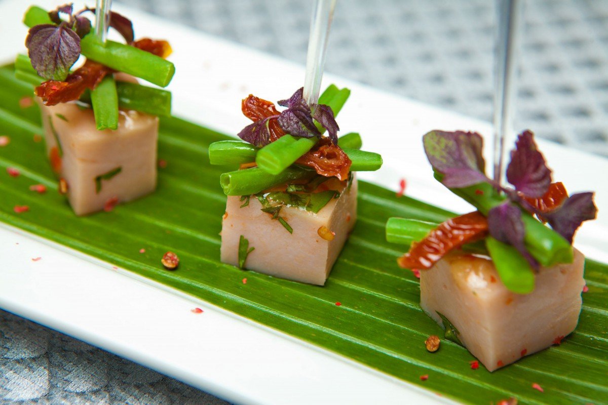 Канапе с Пиколини