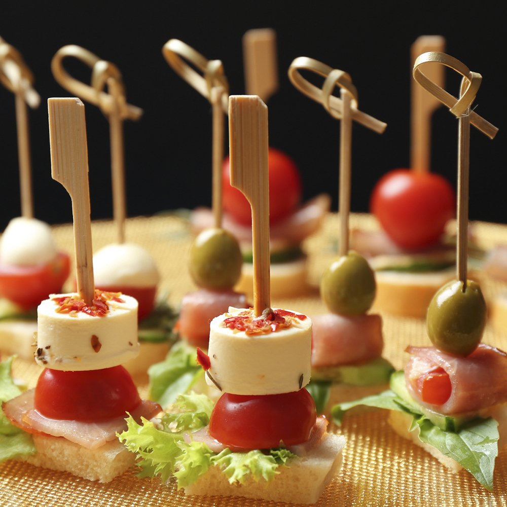 Закуски на шпажках