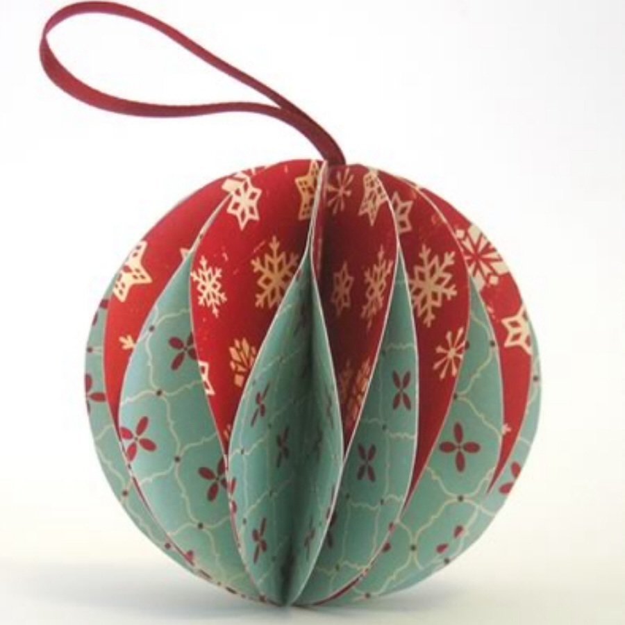 Новогодние игрушки из бумаги