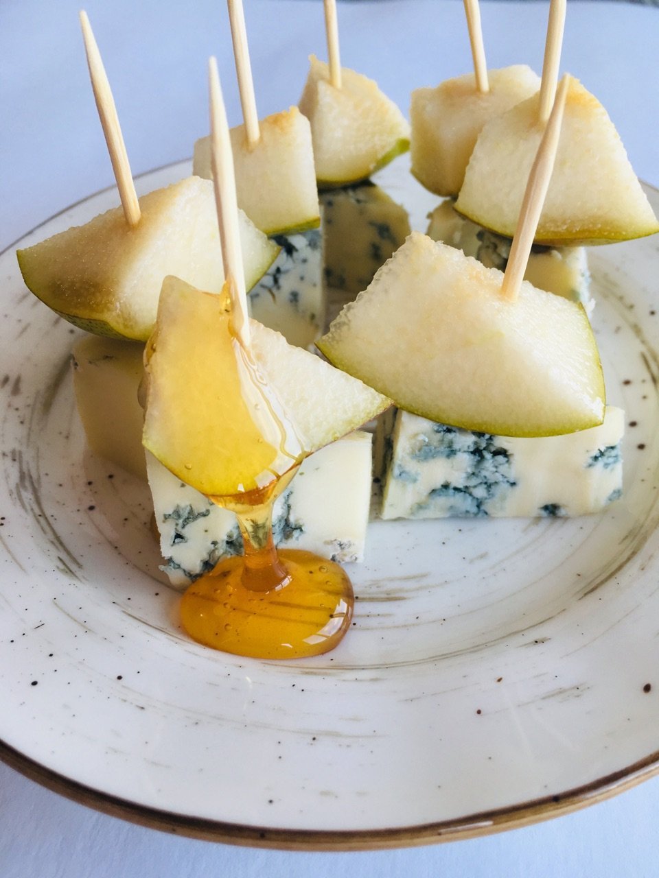 Канапе с сыром