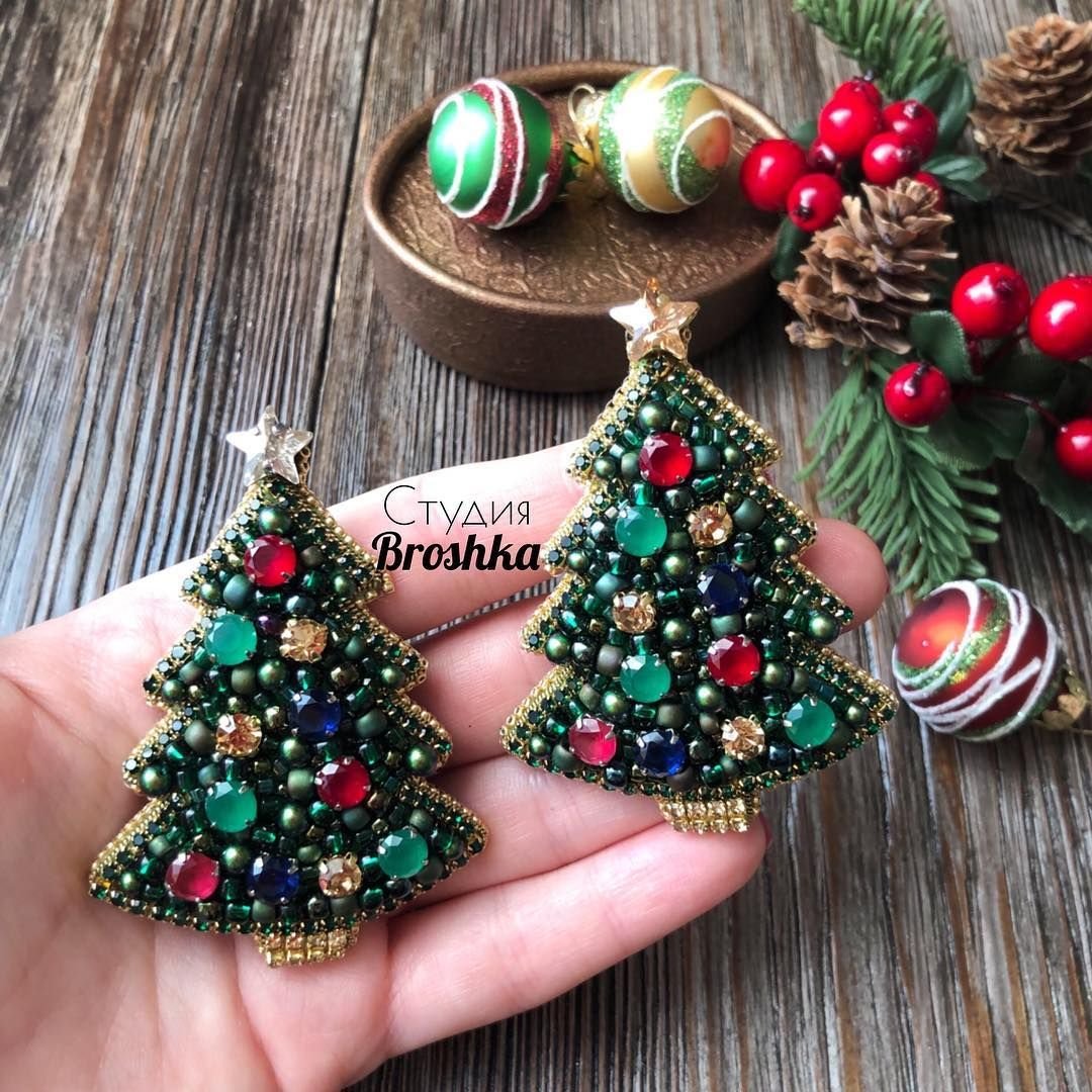 Новогодние броши из бисера