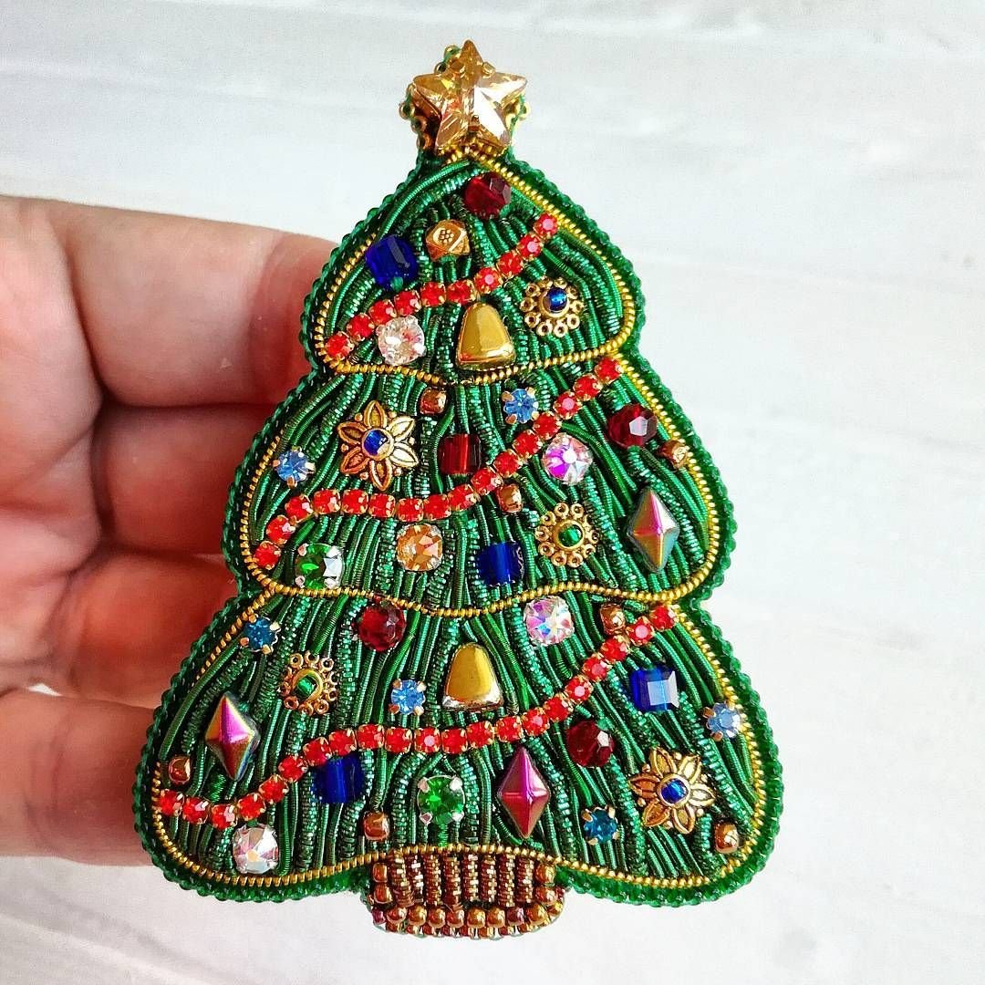 Новогодние елочные игрушки из бисера