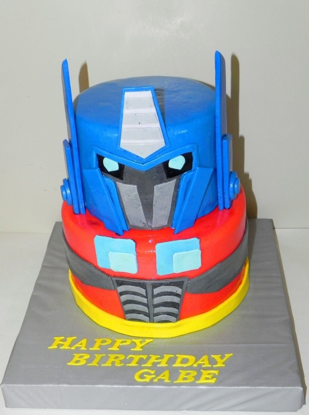 Торт робот трансформер Бамблби