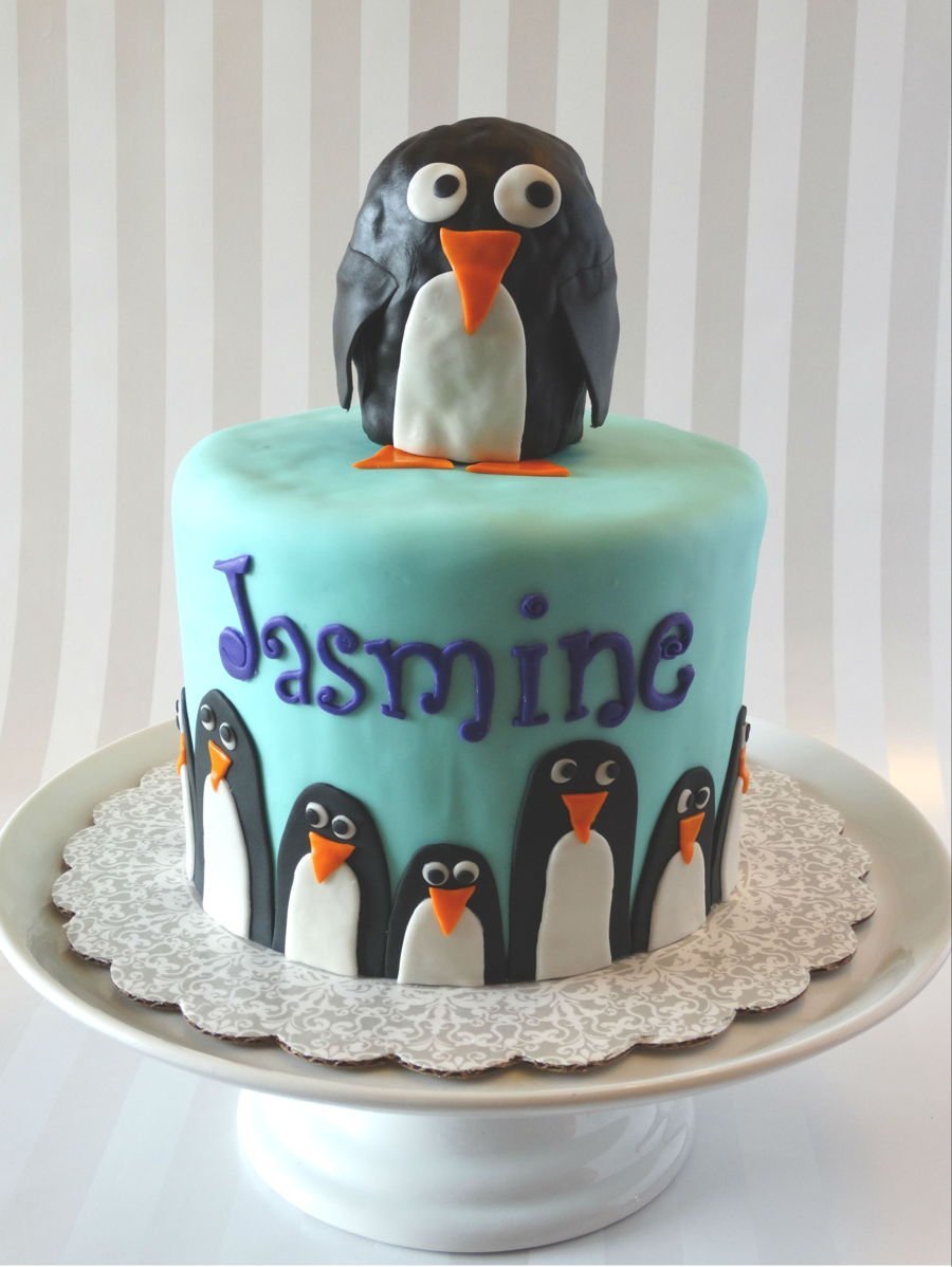 Торт с мишкой и пингвинами