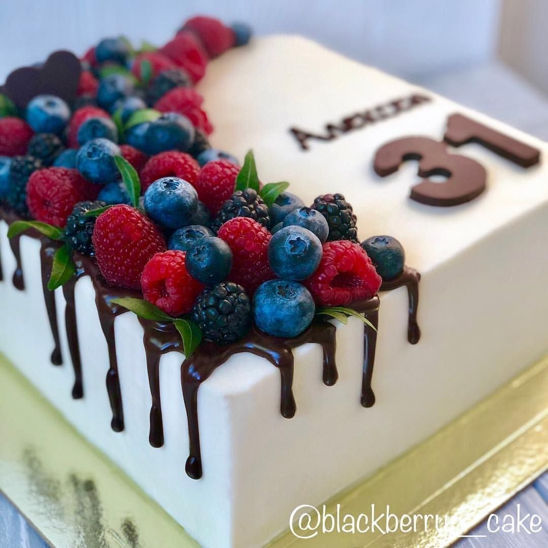 Квадратный шоколадный торт для мужчины