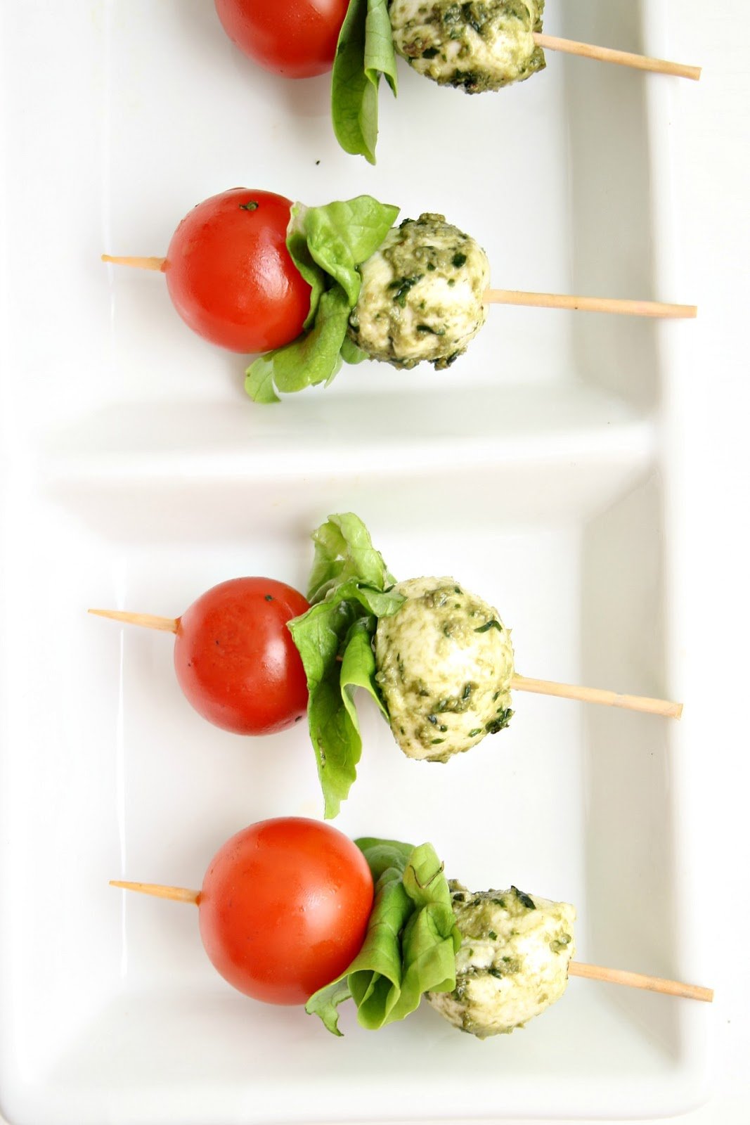 Моцарелла с черри и базиликом