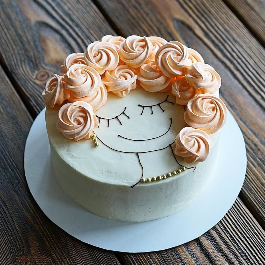 Минималистичный декор торта