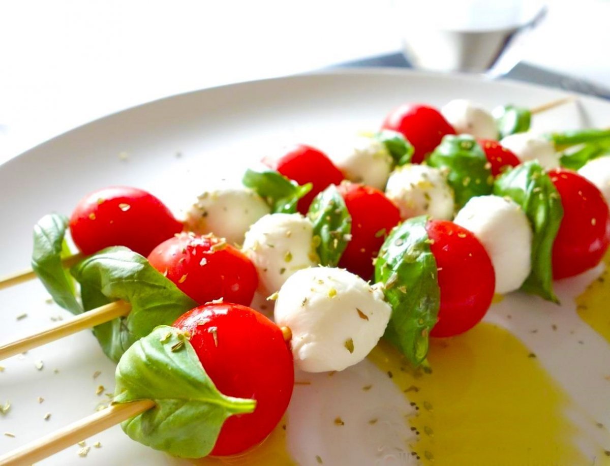 Канапе с грушей и сыром