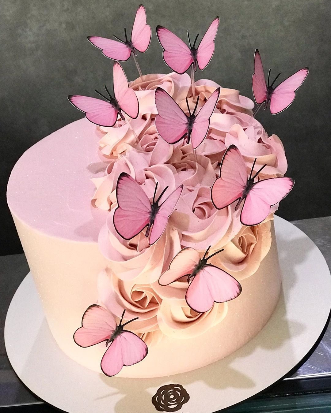 Торт с бабочками для девочки