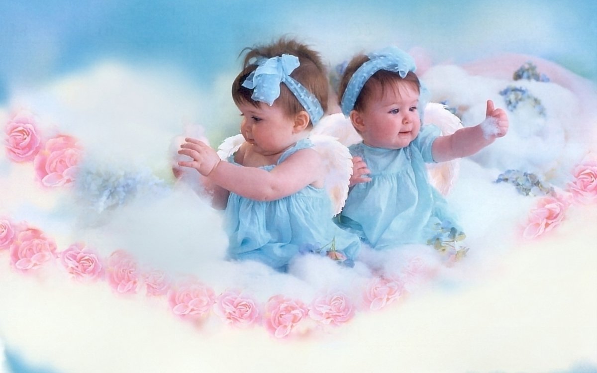 С днём рождения двойняшек девочек