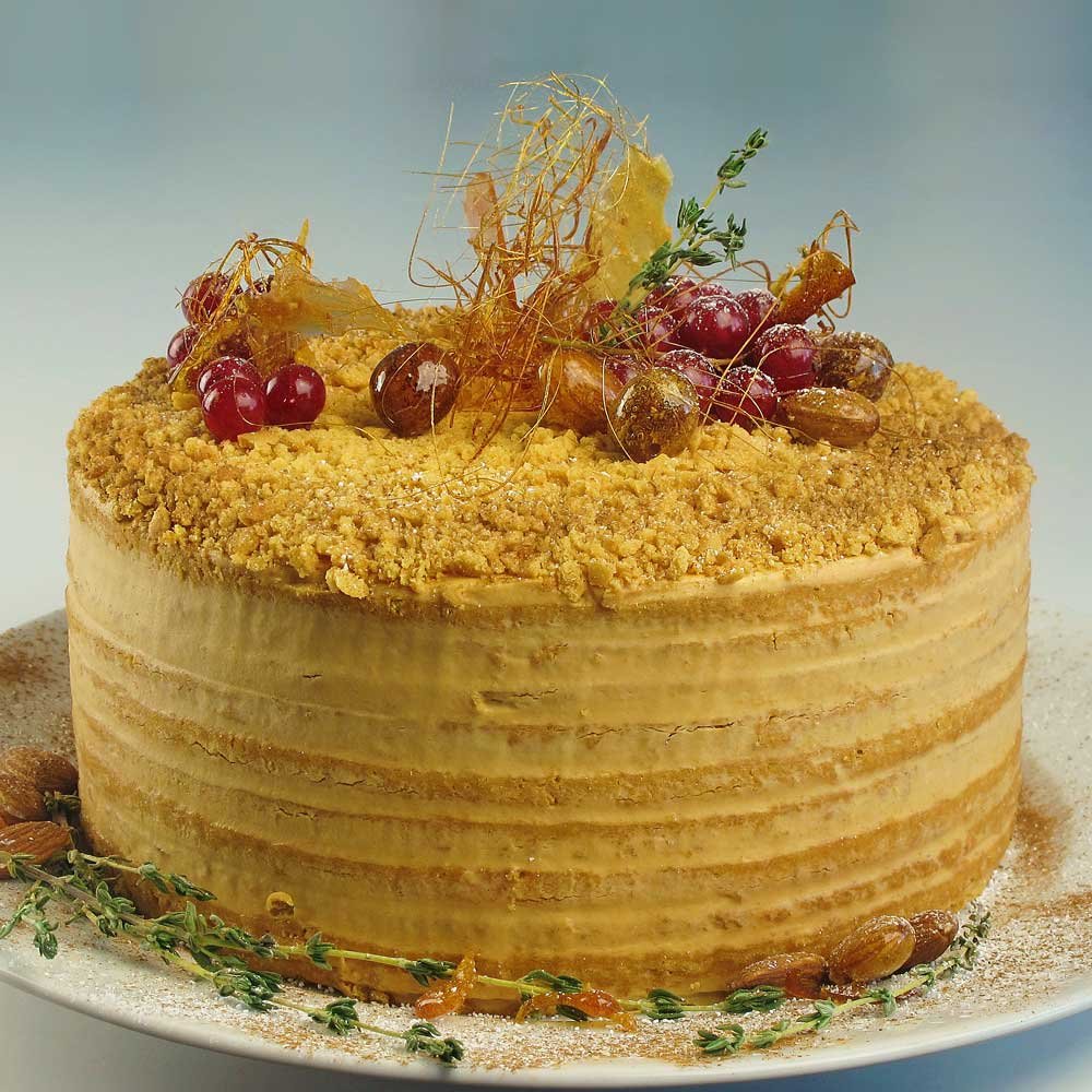 Украшение медового торта