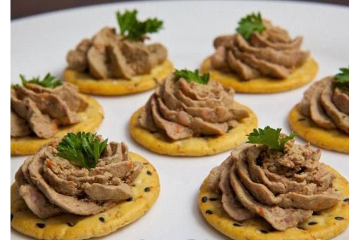 Рулет из блинчиков с начинкой