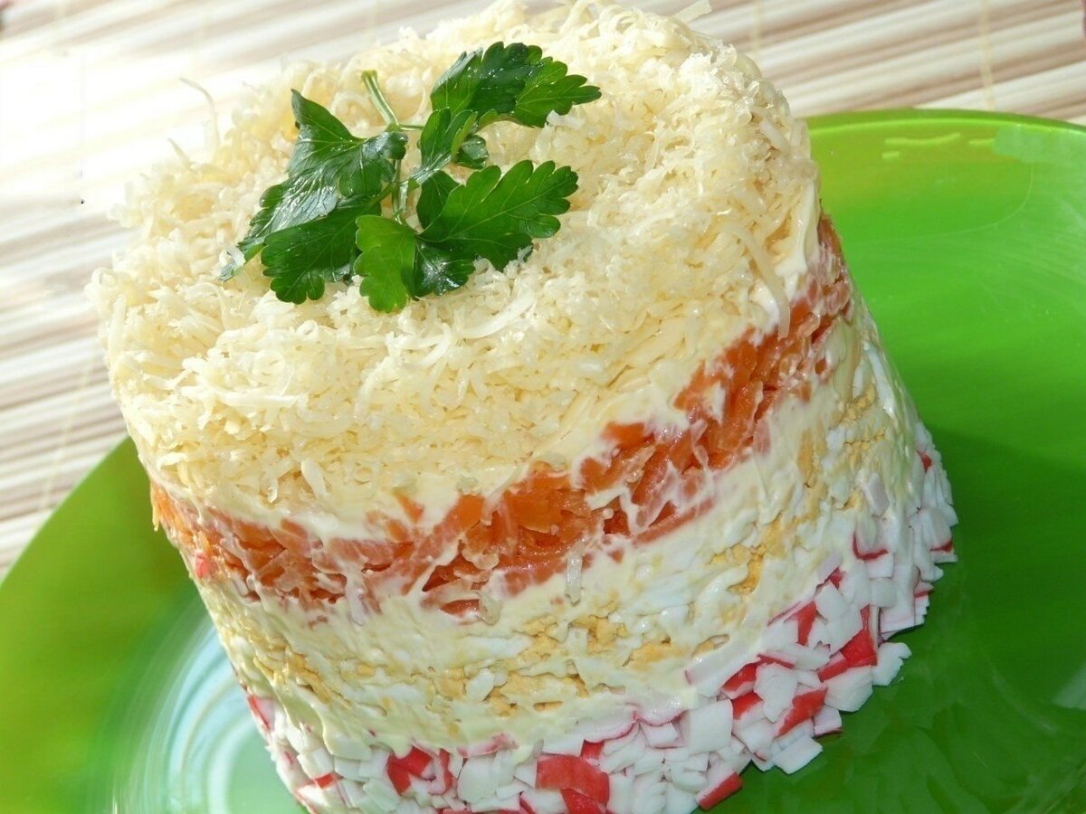 Торт из крабовых палочек слоями