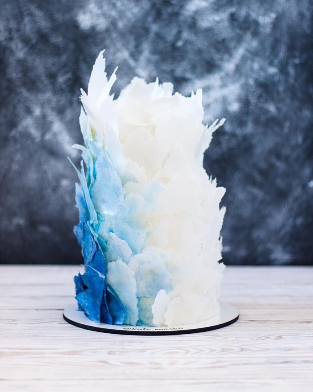 Торт на свадьбу с пионами