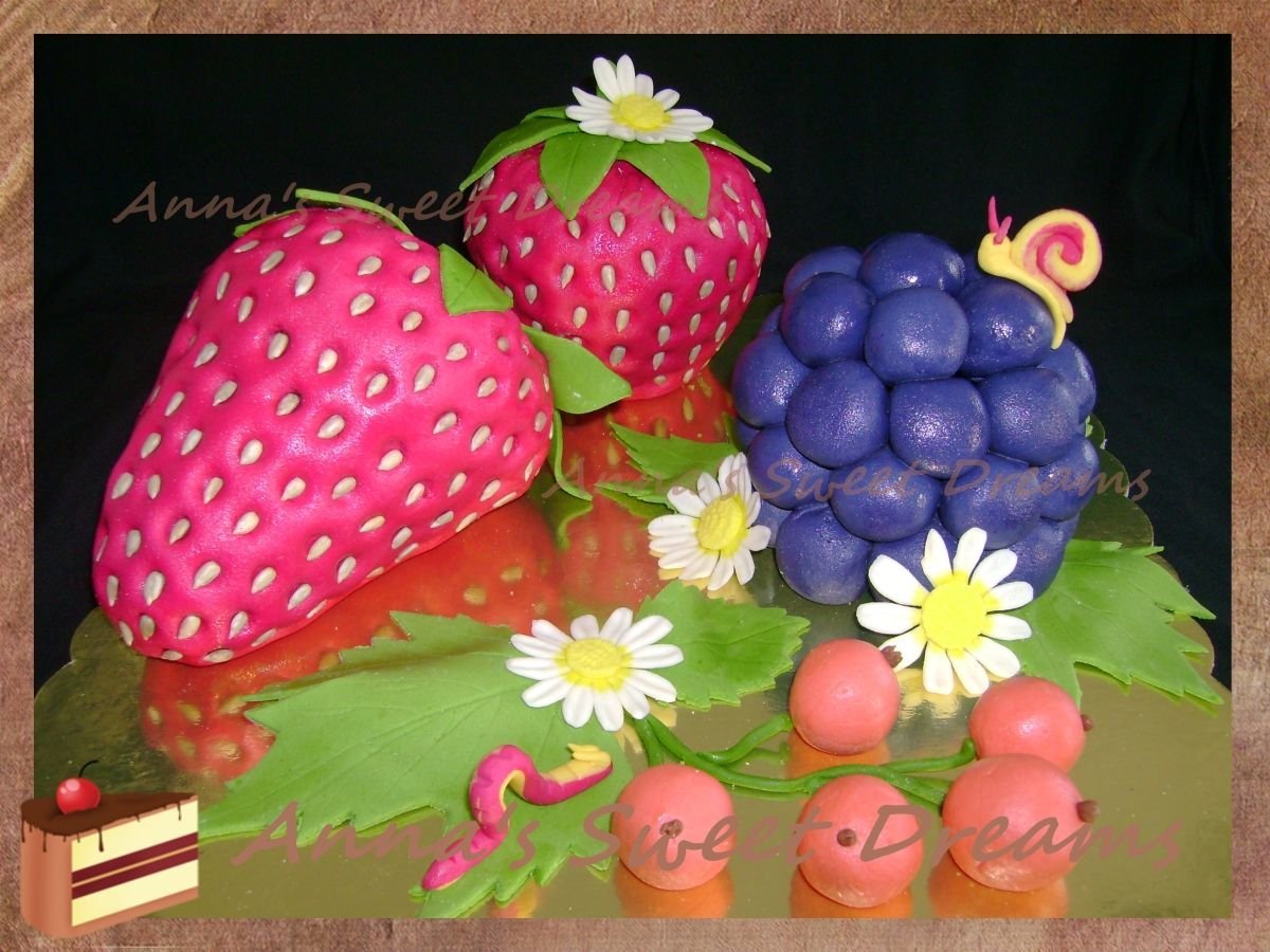 Клубника необычная