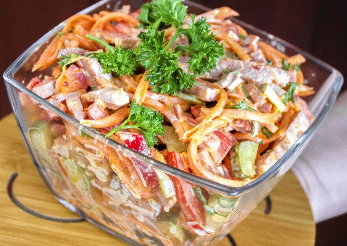 Мясные салаты к праздничному столу