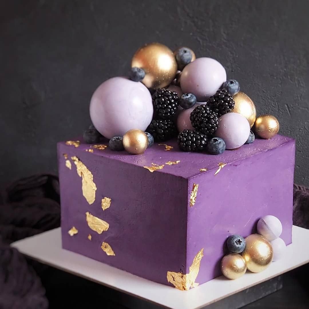 Торт с шоколадными шарами