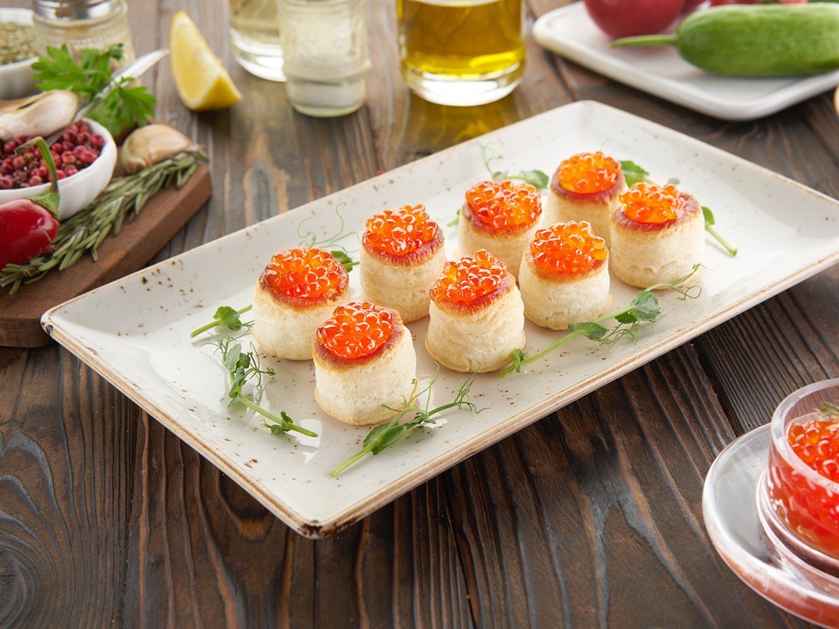 Канапе с красной икрой