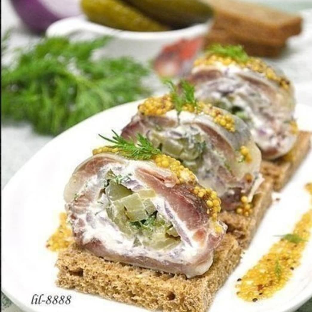 Сельдь фаршированная «Самоцветы»