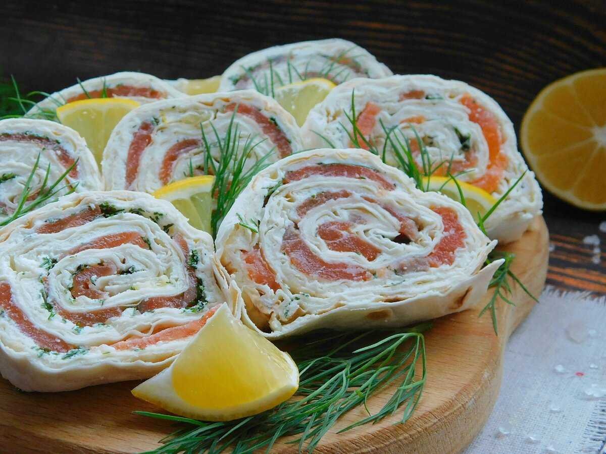 Рулетики из лаваша с рыбой