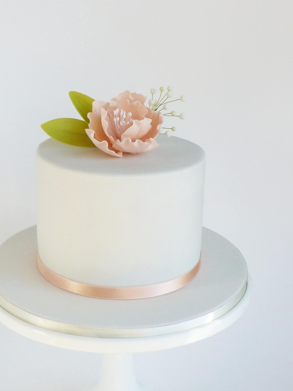 Высокий торт одноярусный