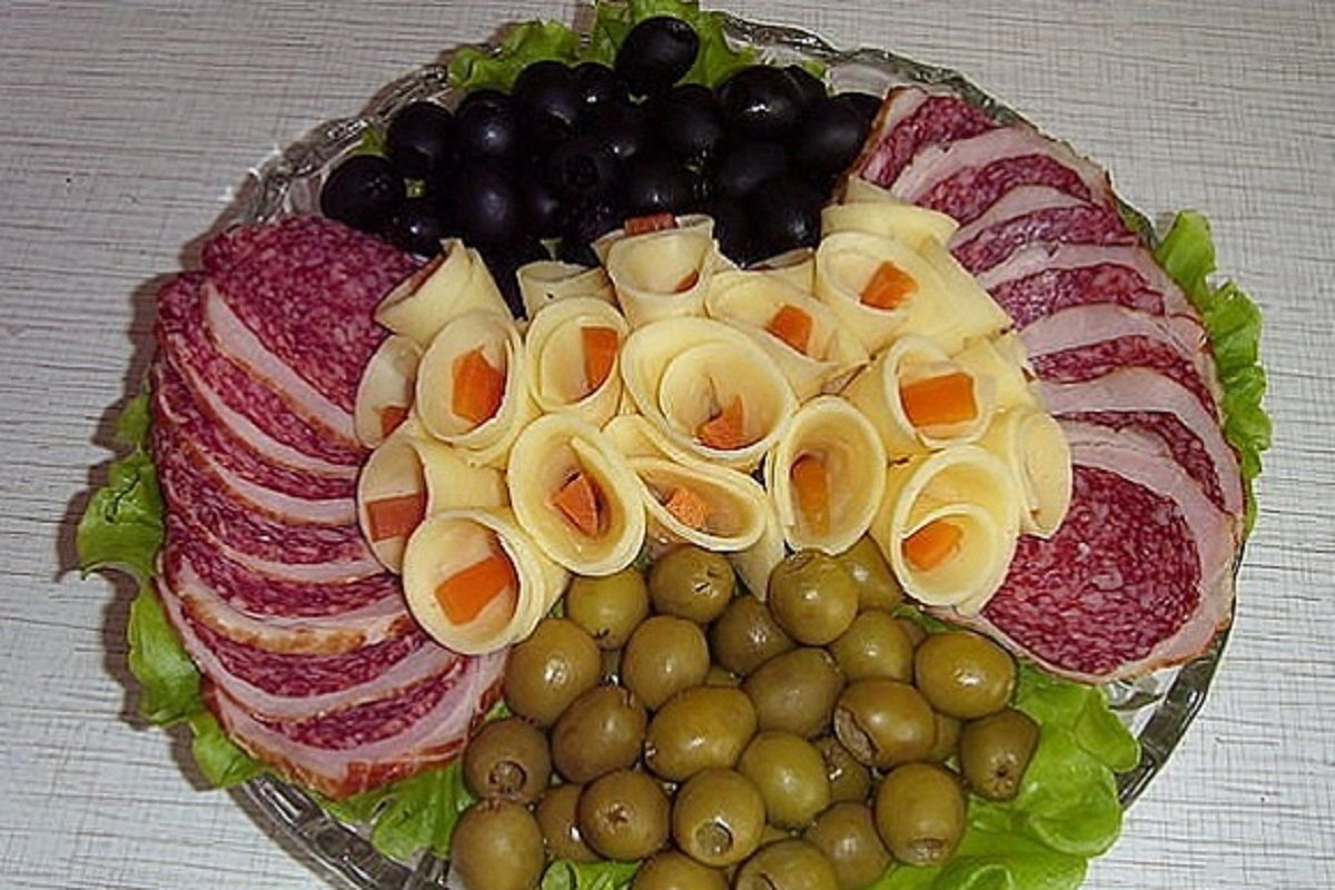 Нарезки овощные и мясные