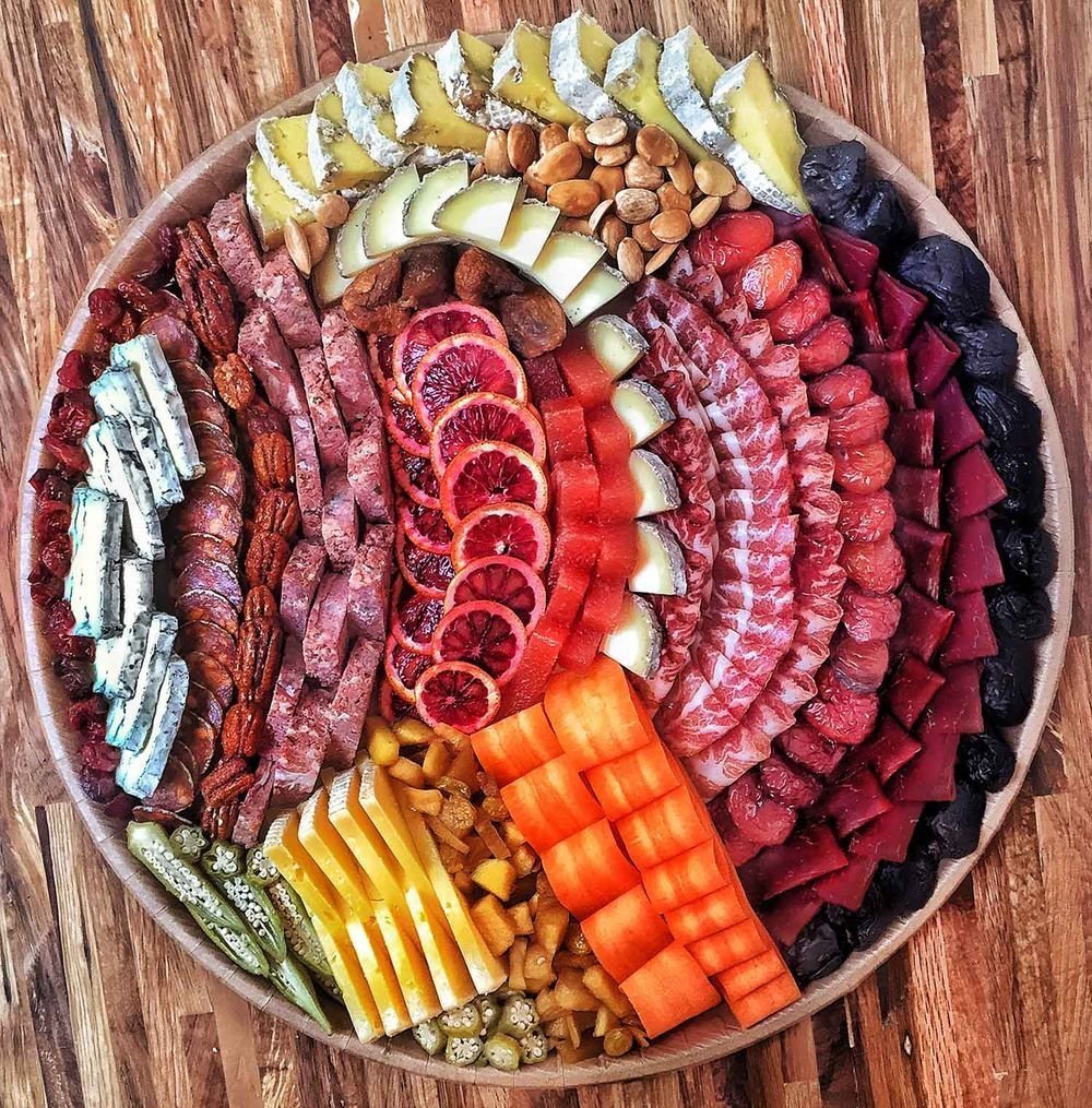 Красивая нарезка колбасы