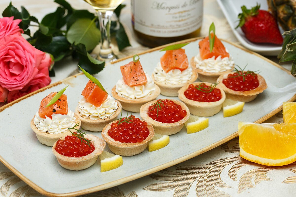 Канапе с икрой