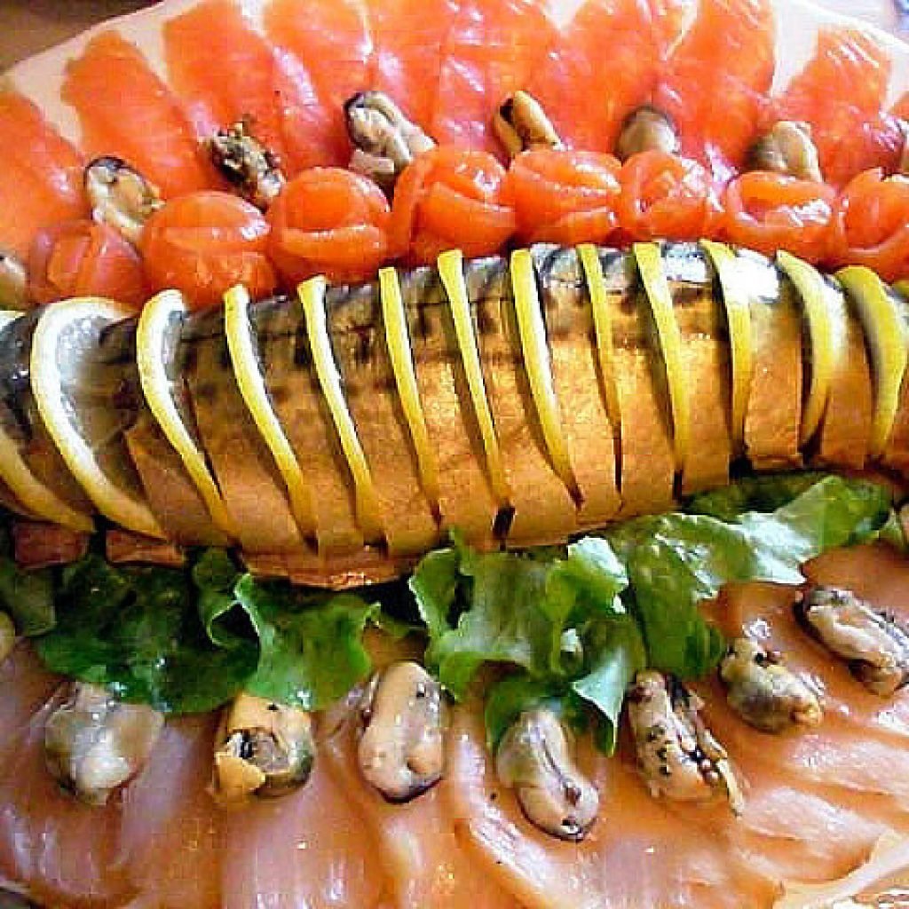 Колбасная нарезка на праздничный стол