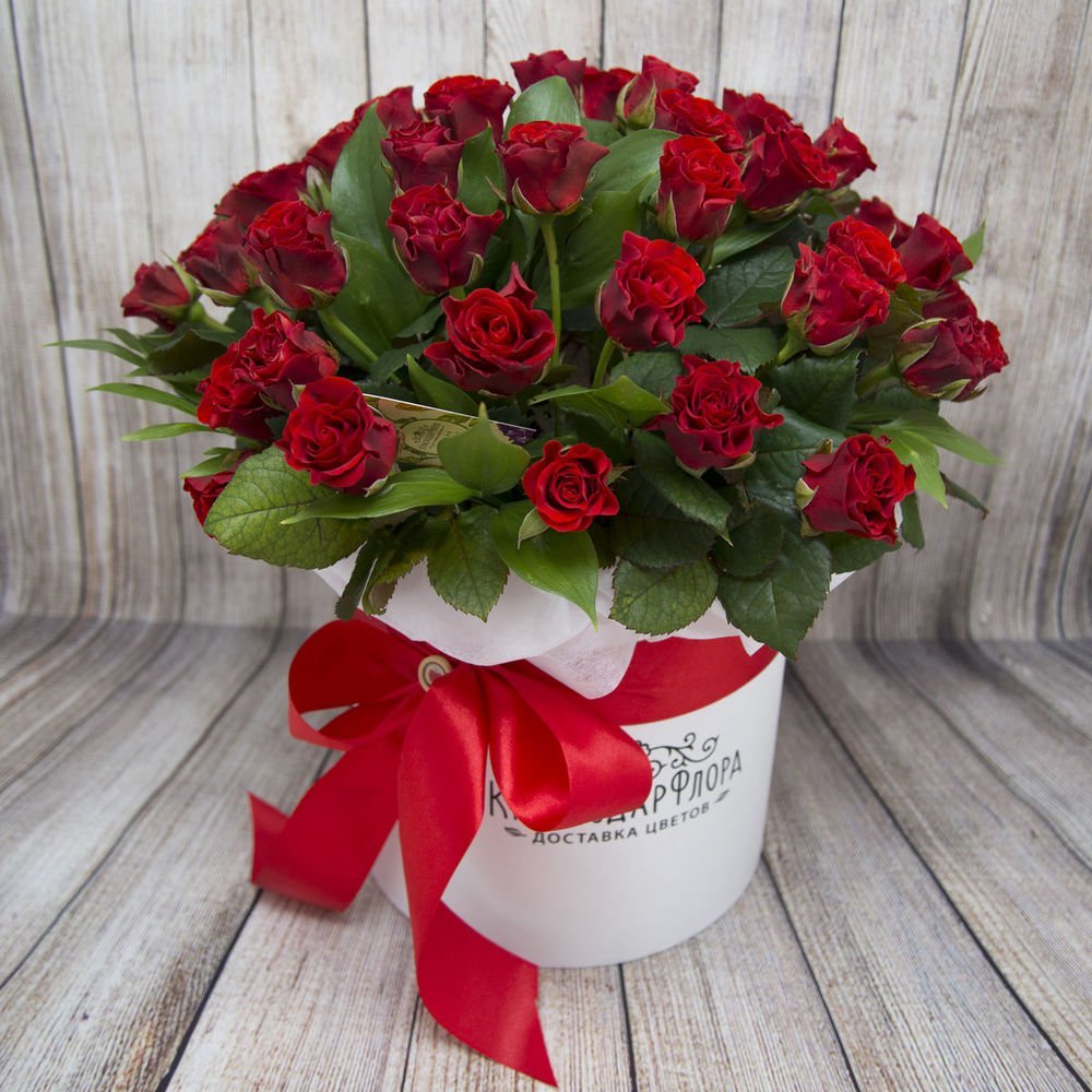 Красный букет цветов