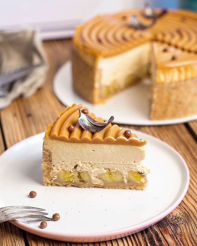 Чизкейк с бананом и карамелью