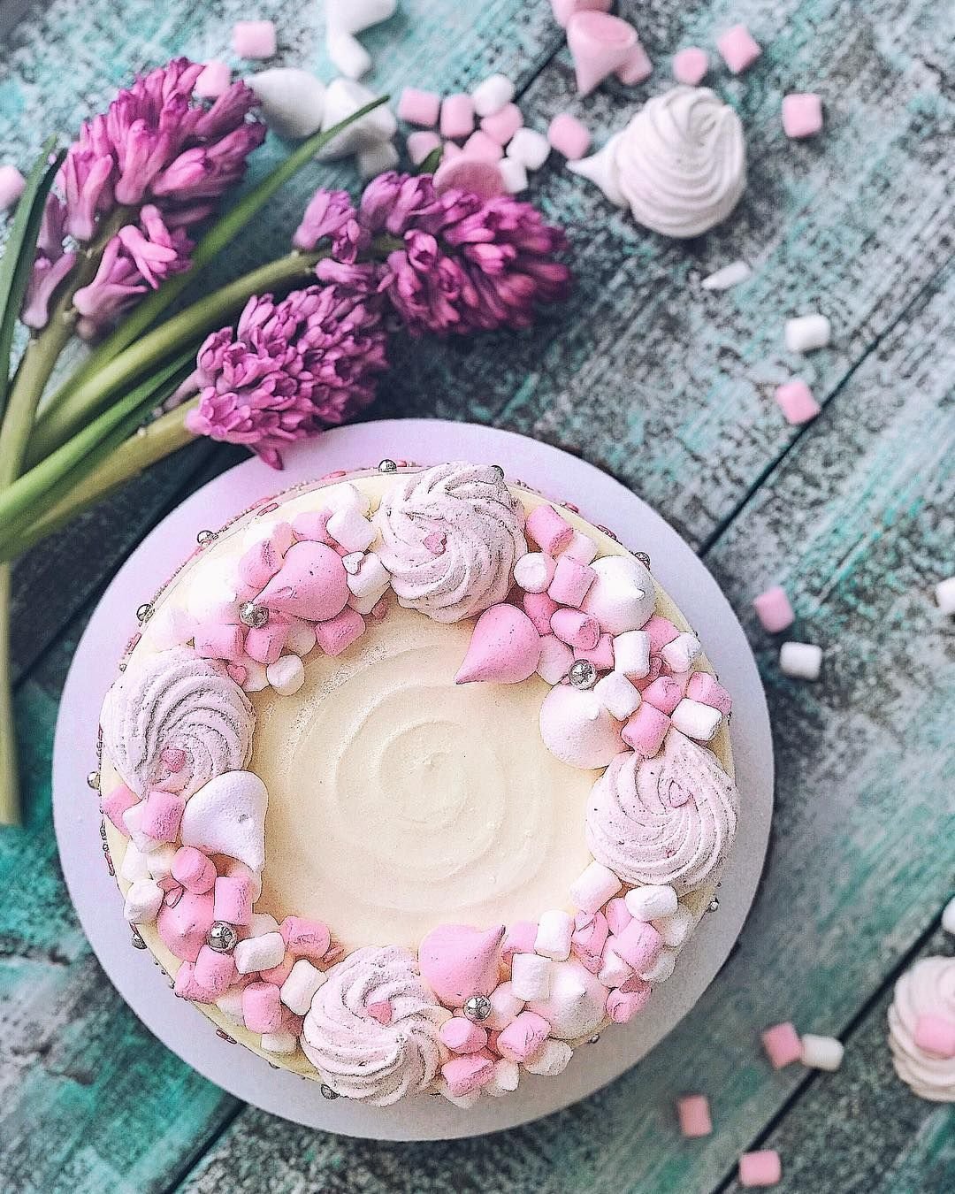 Декор торта зефиром