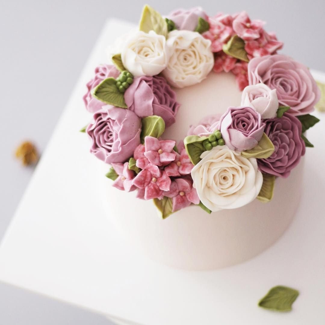 Торт с кремовыми цветами Малазийская техника